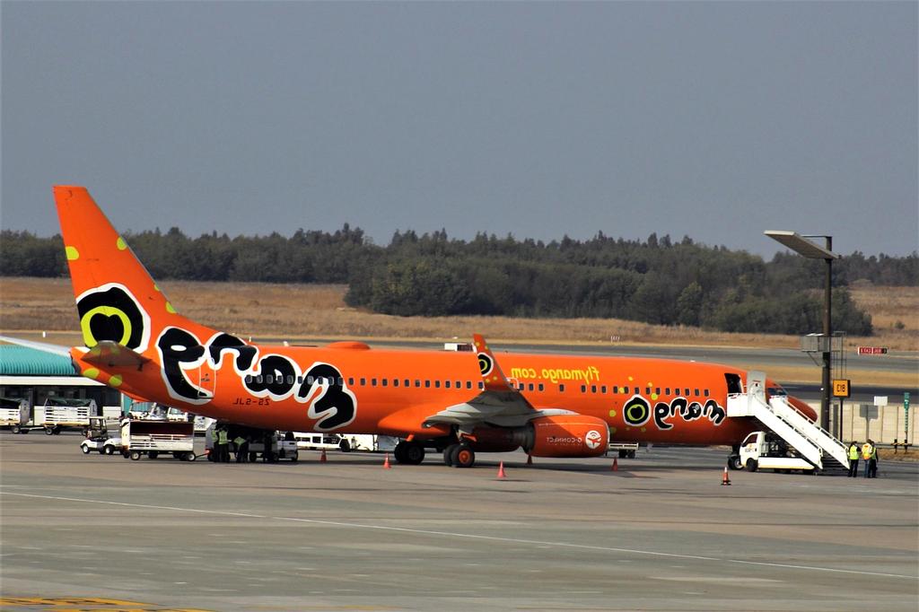 Interactive budget calculator showing expense breakdowns and recommendations